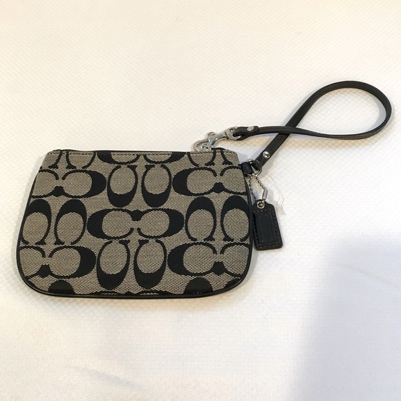 Coach Wristlet Black & Grey Silver Hardware Zipper Closure - Picture 1 of 7